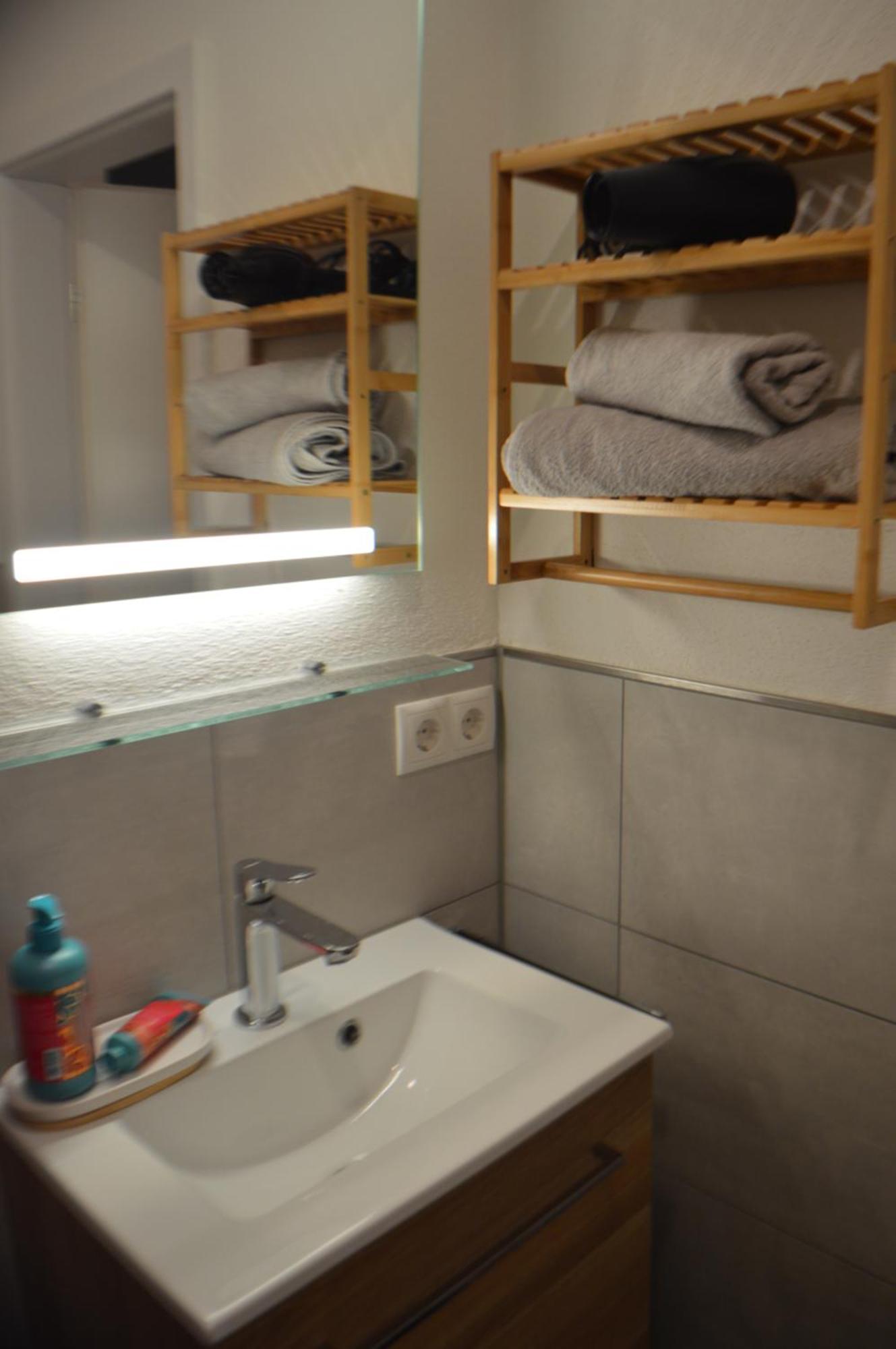 Modernesminizimmer-Stadtnah-Selfcheckin-Parkplatz Nürnberg Dış mekan fotoğraf